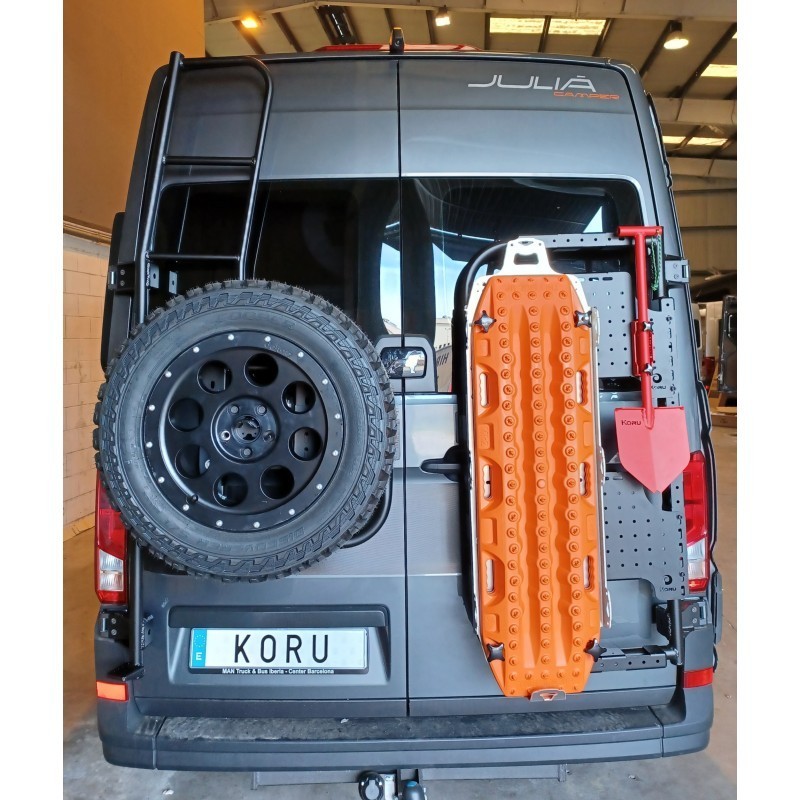 Reserveradhalter mit Leiter (180° Tür) - VW Crafter IV/MAN TGE - Koru